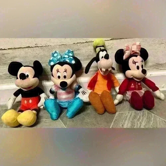 Disney mini plushies - Picture 1 of 5